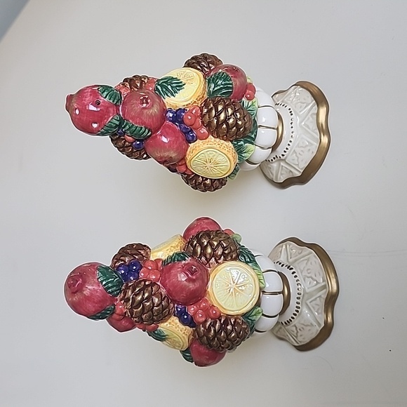 Fitz and Floyd Other - Fitz and Floyd Classics Winter Spice Christmas Salt and Pepper Shaker